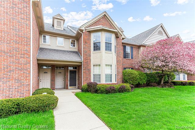front view picture of 49277 Silver Birch Circle, Utica, MI. 48315