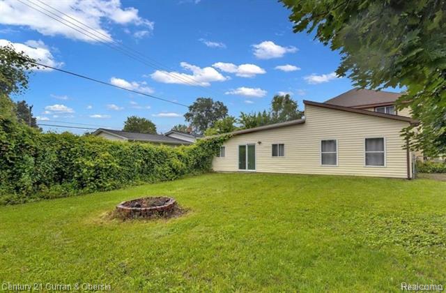 front view picture of 4554 Middle Street, Columbiaville, MI. 48421
