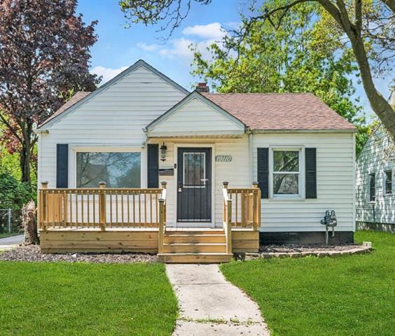 front view picture of 19110 Kingsville Street, Harper Woods, MI. 48225