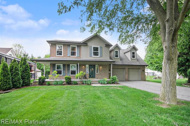 front view picture of 1203 Heather Glens Court, Howell, MI. 48843