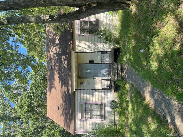 front view picture of 20052 Ferguson Street, Detroit, MI. 48235