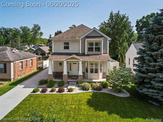 front view picture of 2213 Beverly Blvd, Berkley, MI. 48072