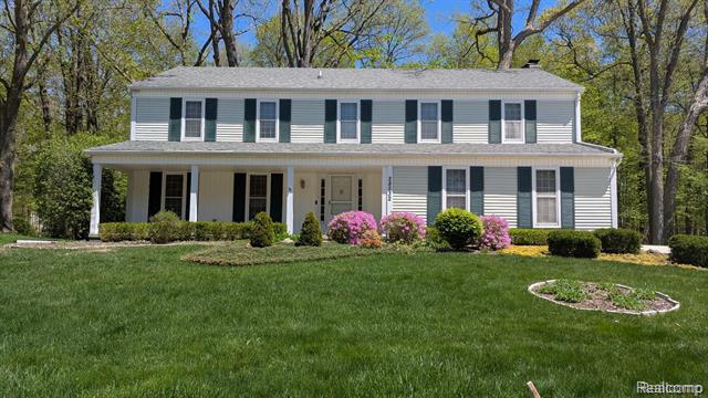 front view picture of 28532 Perryville Way, Farmington, MI. 48331