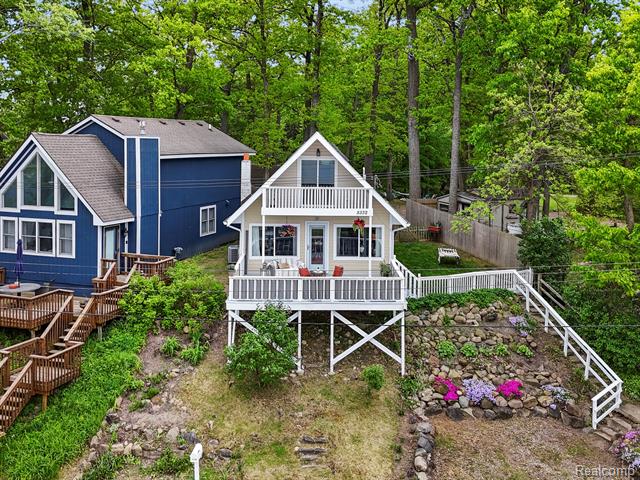 front view picture of 5332 Wildwood Drive, Howell, MI. 48843