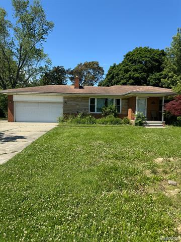 front view picture of 29235 Sharidale St, Southfield, MI. 48034