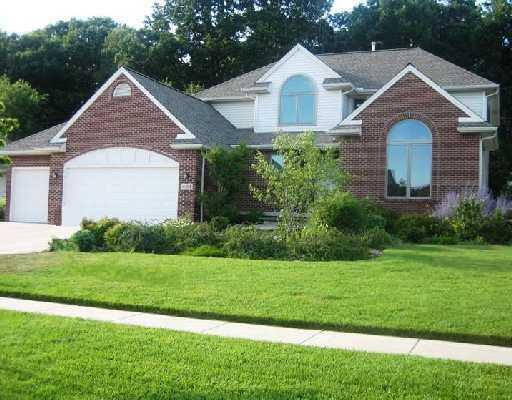 front view picture of 454 Breconshire Drive, Saline, MI. 48176