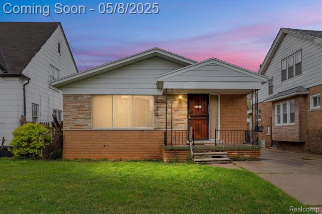 front view picture of 19209 Reno Street, Detroit, MI. 48205