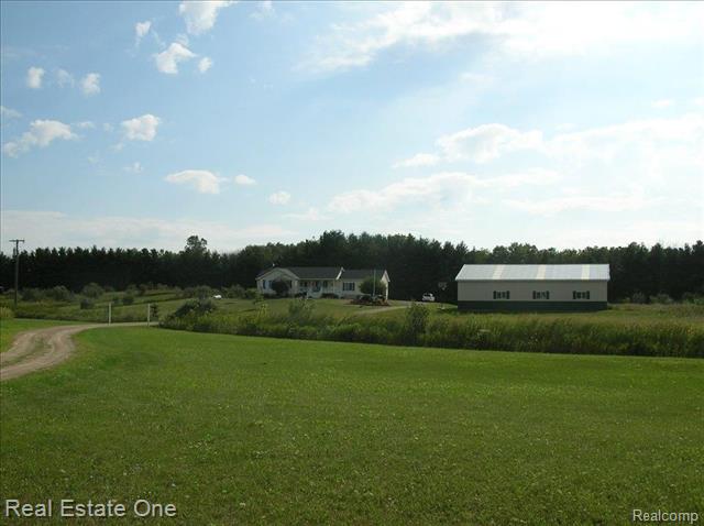 front view picture of 5422 Brown City Road, Brown City, MI. 48416