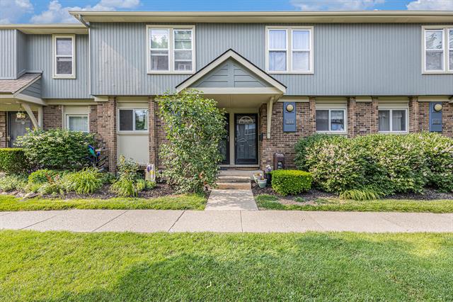 front view picture of 249 Maple, Saline, MI. 48176
