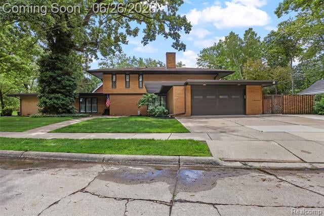 front view picture of 1427 Vinsetta Blvd, Royal Oak, MI. 48067
