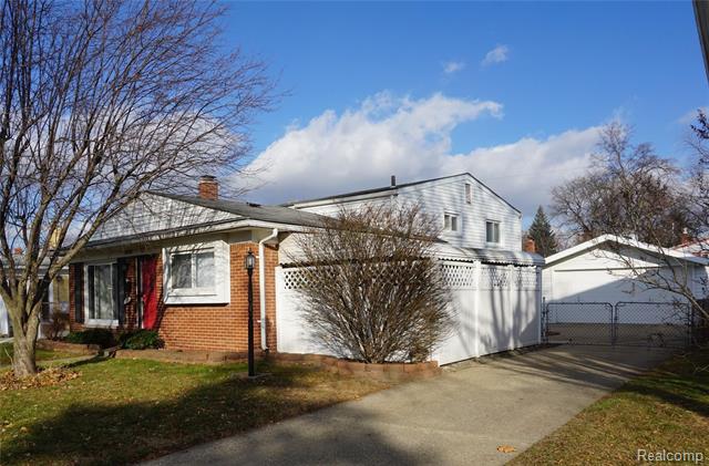 front view picture of 28326 Couzens Ave, Madison Heights, MI. 48071