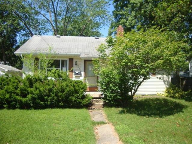 front view picture of 917 N Hickory St., Owosso, MI. 48867