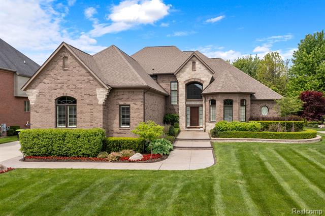 front view picture of 61723 West Point Dr., Washington, MI. 48094