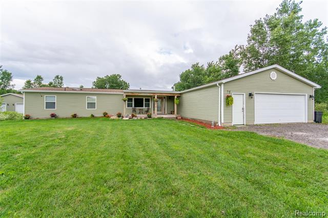 front view picture of 7198 Sheridan Road, Flushing, MI. 48433