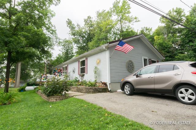 front view picture of 6859 Paradise Park, Saranac, MI. 48881