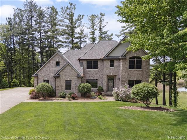 front view picture of 3410 Peregrine Way, Howell, MI. 48843