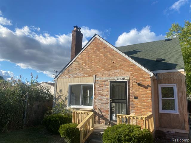 front view picture of 15227 Linnhurst Street, Detroit, MI. 48205