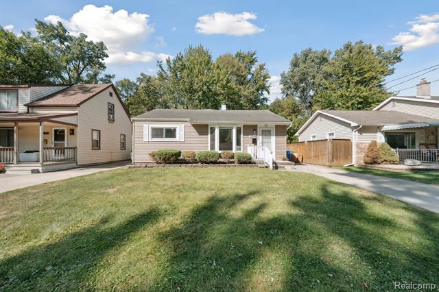 front view picture of 28349 Hampden St, Madison Heights, MI. 48071