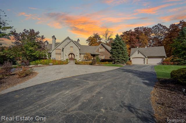 front view picture of 4058 Lake Ridge Court, Metamora, MI. 48455
