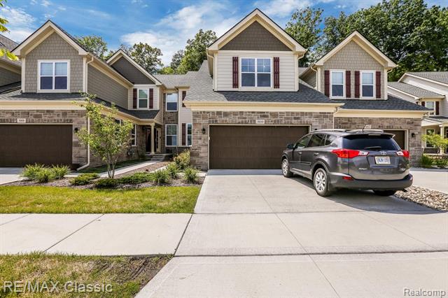 front view picture of 3010 N Spurway Drive, Ann Arbor, MI. 48105