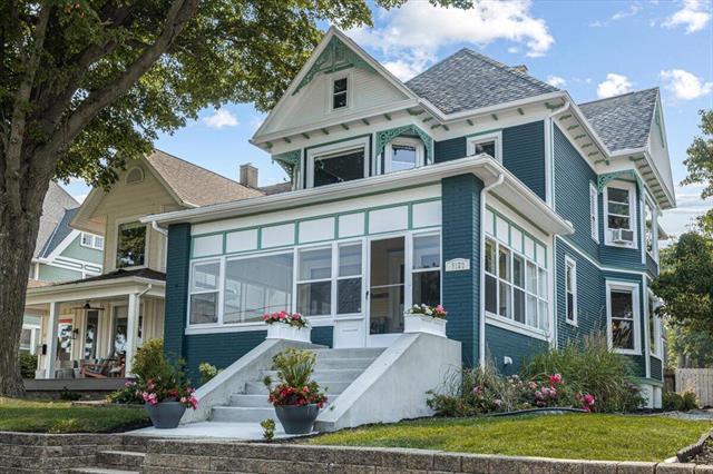 front view picture of 1123 Lake Boulevard, Saint Joseph, MI. 49085