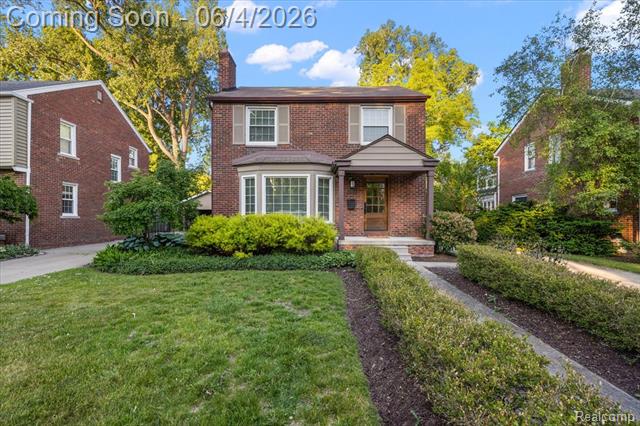 front view picture of 1512 Edgewood Dr, Royal Oak, MI. 48067