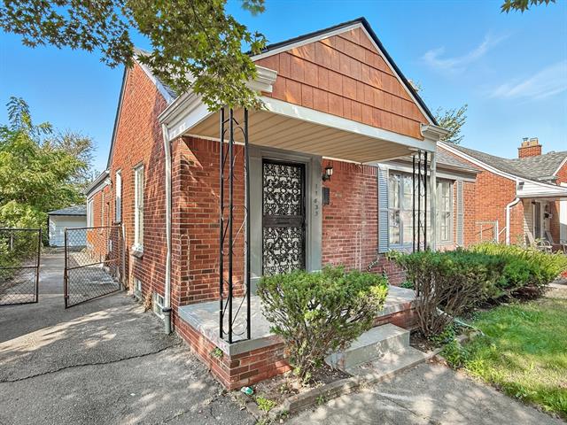 front view picture of 17635 Grandville Avenue, Detroit, MI. 48219