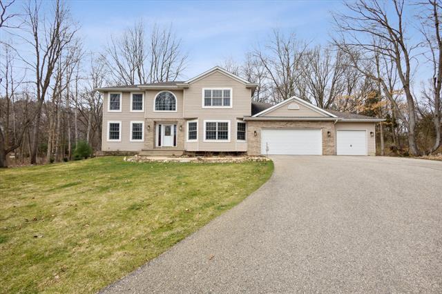 front view picture of 7101 River Glen Drive, Caledonia, MI. 49316