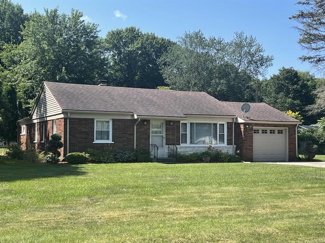 front view picture of 4840 Shore Drive, Coloma, MI. 49038