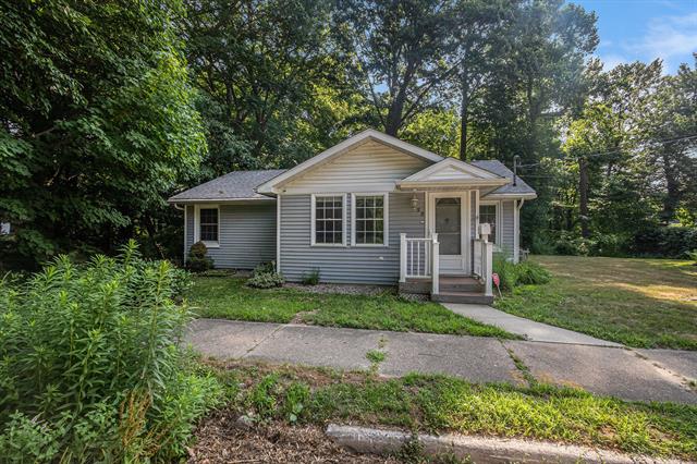 front view picture of 555 Prospect Street, South Haven, MI. 49090