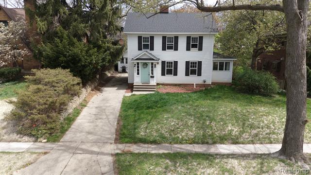 front view picture of 464 Rosewood Avenue, East Lansing, MI. 48823