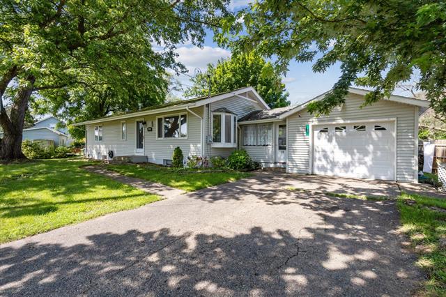 front view picture of 11 Geiger Avenue, Battle Creek, MI. 49037