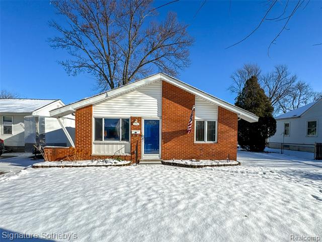 front view picture of 3296 Cumberland Rd, Berkley, MI. 48072