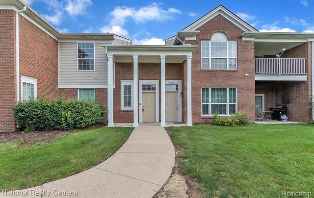 front view picture of 16707 Carriage Way, Northville, MI. 48168