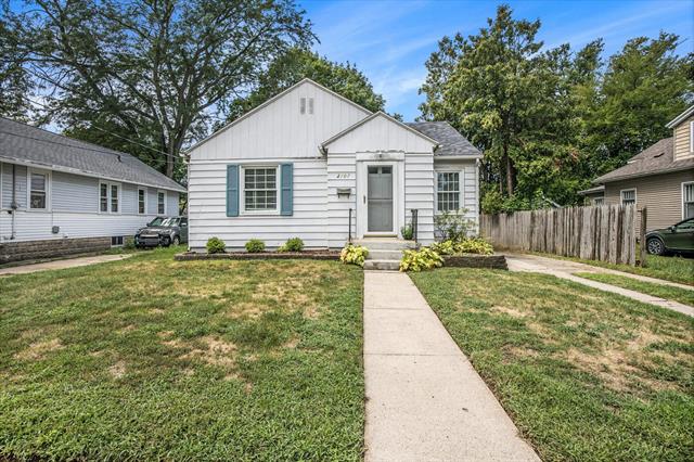 front view picture of 2107 Prospectne  Avenue, Grand Rapids, MI. 49505