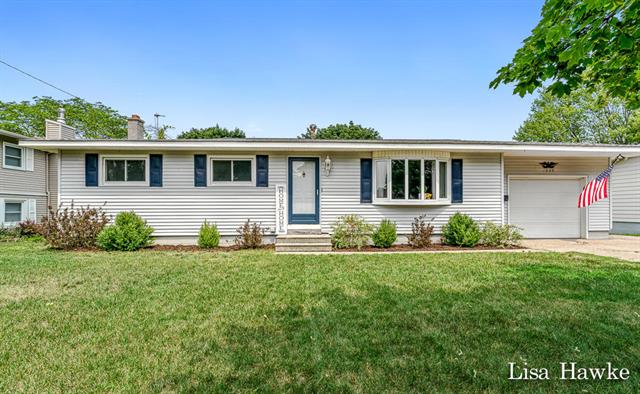 front view picture of 1625 Grant Avenue, Grand Haven, MI. 49417