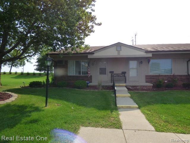 front view picture of 25234 Franklin Terrace, South Lyon, MI. 48178