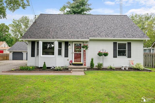 front view picture of 7063 Elmwood, Temperance, MI. 48182