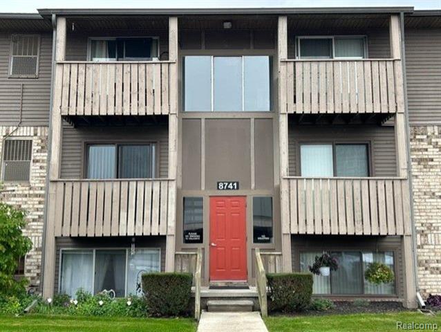 front view picture of 8741 Green Willow St Apt 6, Brighton, MI. 48116