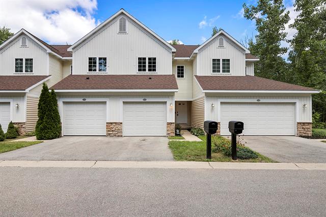 front view picture of 1412 View Point Drive, Greenville, MI. 48838