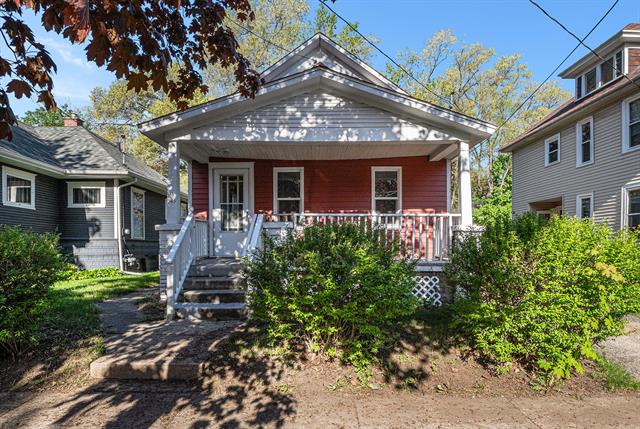 front view picture of 945 Jennettenw  Avenue, Grand Rapids, MI. 49504