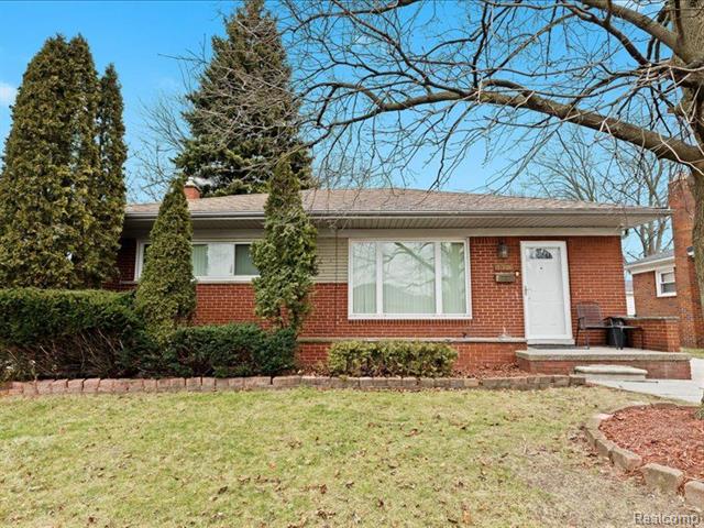 front view picture of 28616 Freda Ct, Madison Heights, MI. 48071