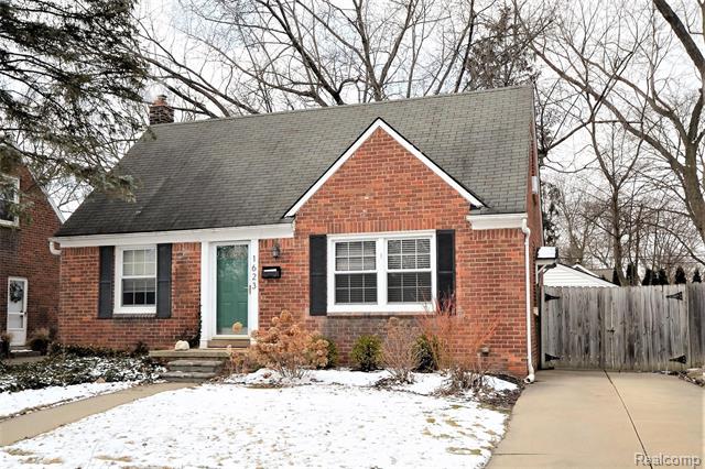 front view picture of 1623 N Pleasant St, Royal Oak, MI. 48067