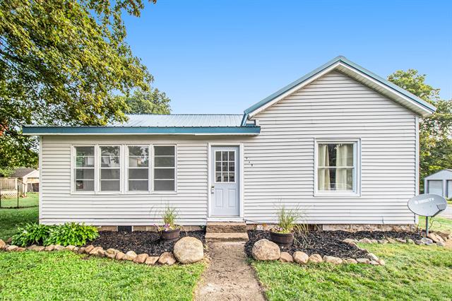 front view picture of 393 E Main Street, Marcellus, MI. 49067