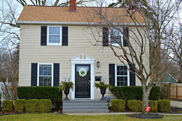 front view picture of 1700 Linwood Ave, Royal Oak, MI. 48067