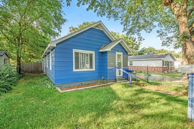 front view picture of 1208 Francis Avenue, Muskegon, MI. 49442