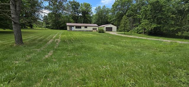 front view picture of 30127 Wells Street, Dowagiac, MI. 49047