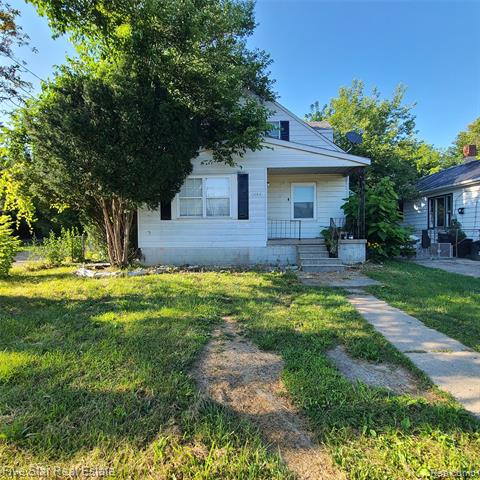 front view picture of 1062 W Tremont Avenue, Flint, MI. 48505