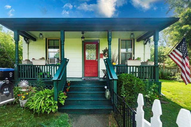 front view picture of 318 N Park Street, Ypsilanti, MI. 48198
