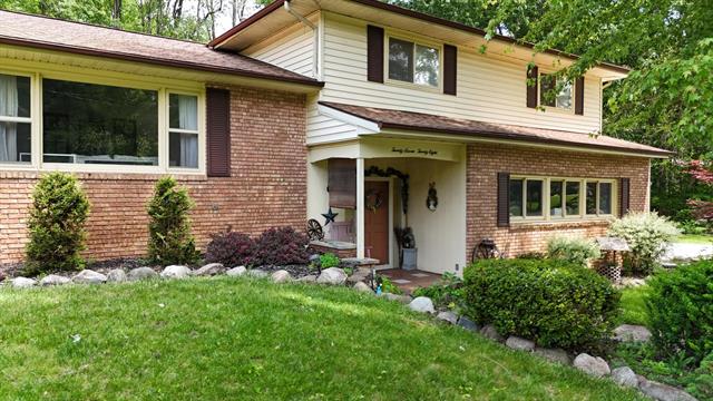 front view picture of 2728 Forest Lake Dr, Jackson, MI. 49203